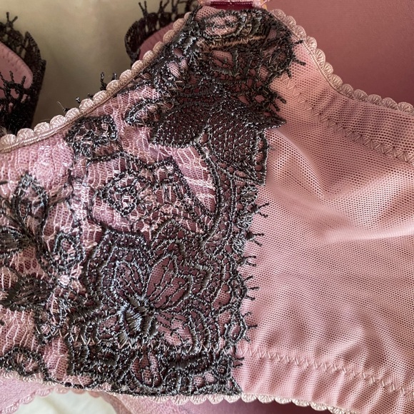 Ashley Graham bra 👙 - Picture 12 of 12